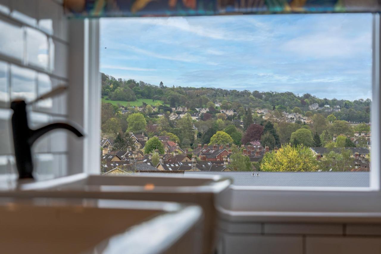 Luxurious Grand 6 Bedroom Home In Bath - Perfect For Groups & Sleeps 12! Exterior photo