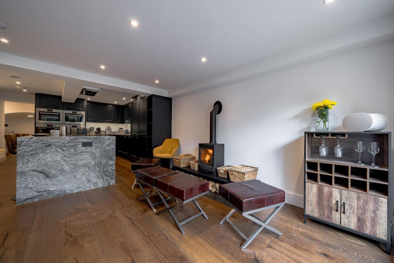 Luxurious Grand 6 Bedroom Home In Bath - Perfect For Groups & Sleeps 12! Exterior photo