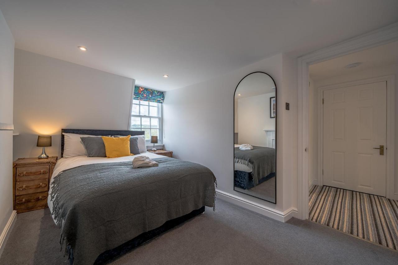 Luxurious Grand 6 Bedroom Home In Bath - Perfect For Groups & Sleeps 12! Exterior photo